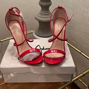👠 NEW Red Patent strappy Heels 👠 7.5